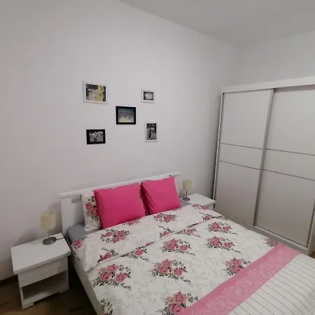 Mila, Apartman *
